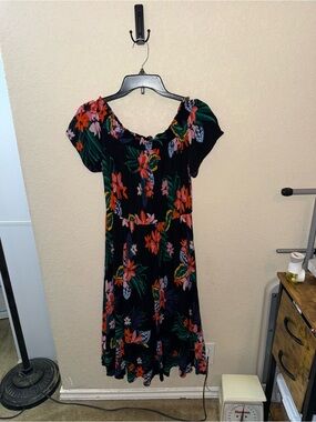 Women’s Old Navy floral midi dress